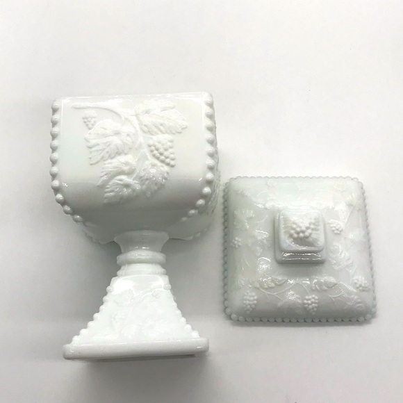 FENTON VINTAGE HARVEST GRAPE MILK GLASS CANDY DISH - Picture 5 of 8